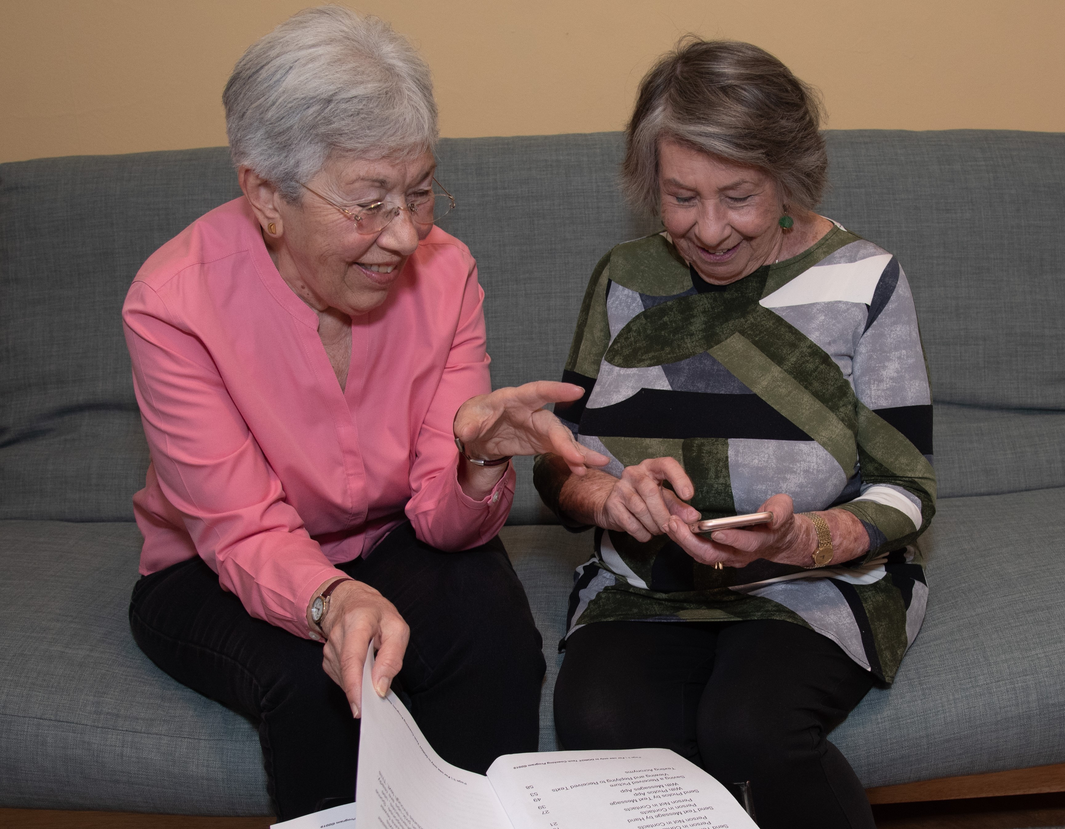 Tech Made Easy for Seniors with New Instructional Guides